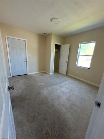 215 Oak ST, Suffolk, VA 23434
