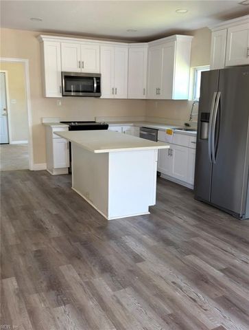 215 Oak ST, Suffolk, VA 23434