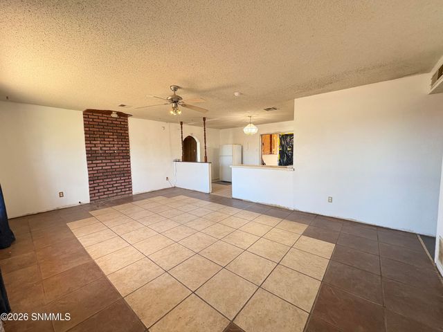 5050 Churchill Avenue, Las Cruces, NM 88011