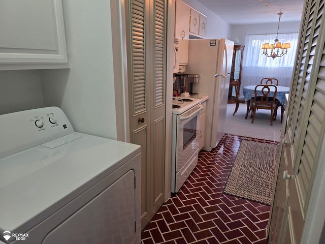 12052 Juniper Way, Grand Blanc Twp, MI 48439