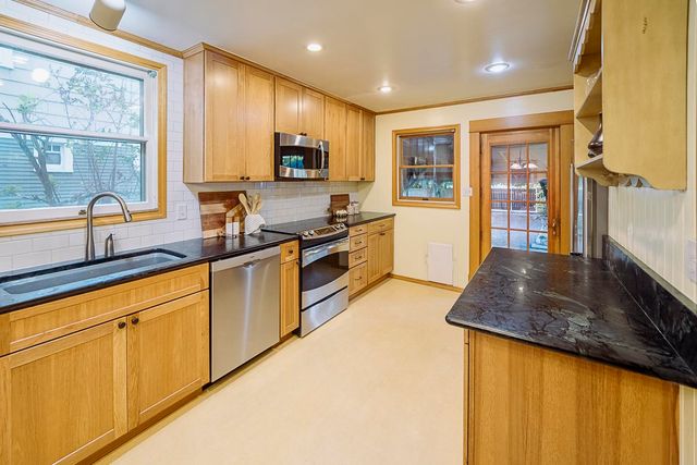 1412 S Tacoma St, Spokane, WA 99203