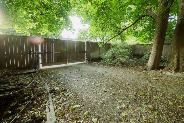 1412 S Tacoma St, Spokane, WA 99203