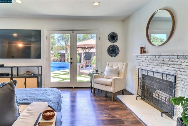 5491 Florida Dr, Concord, CA 94521