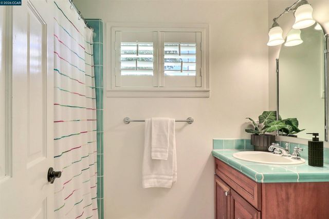 5491 Florida Dr, Concord, CA 94521