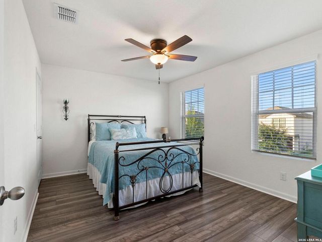 4905 Hallies Garden, St Hedwig, TX 78152