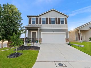 4905 Hallies Garden, St Hedwig, TX 78152