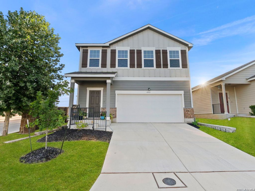 4905 Hallies Garden, St Hedwig, TX 78152