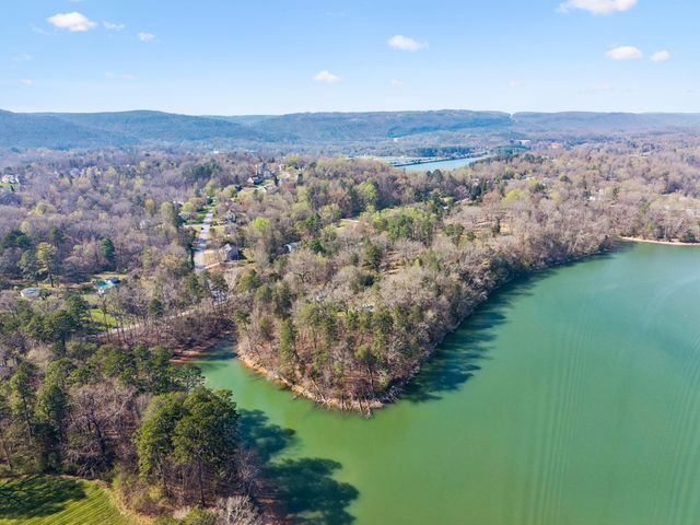635 River Landing Drive, Soddy Daisy, TN 37379