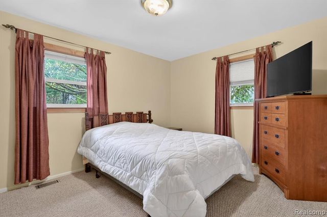 28501 Pontiac Trail, South Lyon, MI 48178