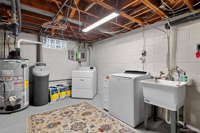 28501 Pontiac Trail, South Lyon, MI 48178