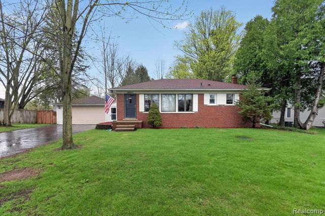 28501 Pontiac Trail, South Lyon, MI 48178