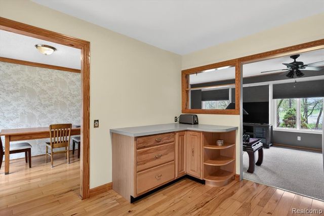 28501 Pontiac Trail, South Lyon, MI 48178