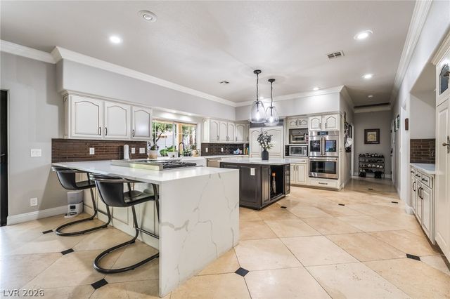 7525 Eldora Avenue, Las Vegas, NV 89117