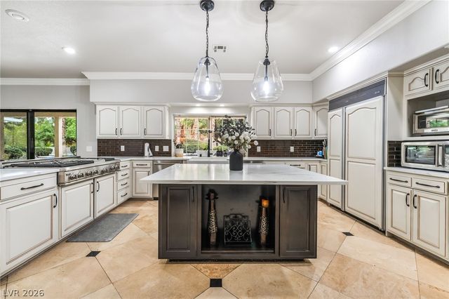7525 Eldora Avenue, Las Vegas, NV 89117