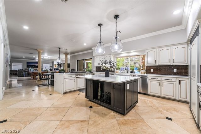 7525 Eldora Avenue, Las Vegas, NV 89117