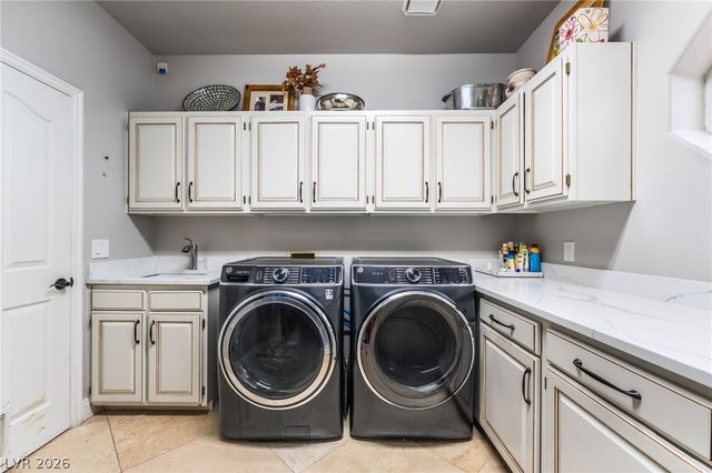 7525 Eldora Avenue, Las Vegas, NV 89117