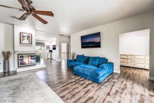 7525 Eldora Avenue, Las Vegas, NV 89117