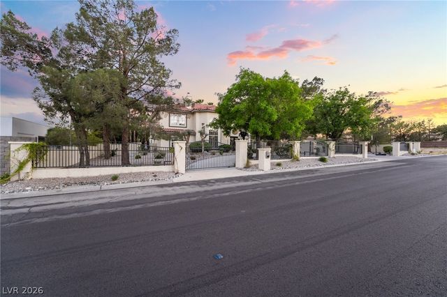 7525 Eldora Avenue, Las Vegas, NV 89117