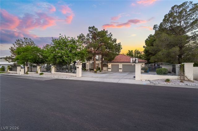 7525 Eldora Avenue, Las Vegas, NV 89117