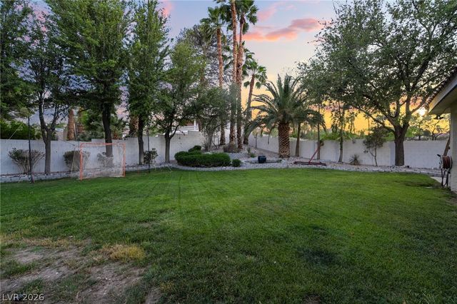 7525 Eldora Avenue, Las Vegas, NV 89117