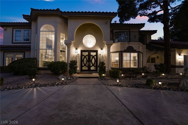 7525 Eldora Avenue, Las Vegas, NV 89117