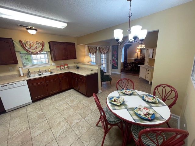 115 LAKEWOOD DR, Oakland, TN 38060