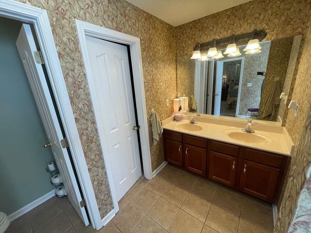 115 LAKEWOOD DR, Oakland, TN 38060