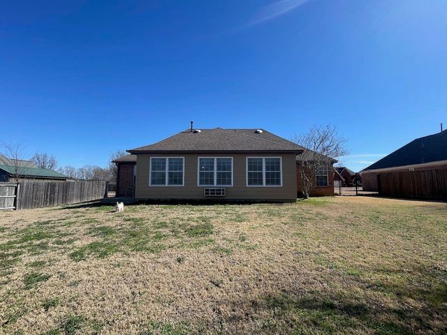 115 LAKEWOOD DR, Oakland, TN 38060