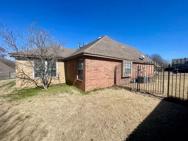 115 LAKEWOOD DR, Oakland, TN 38060