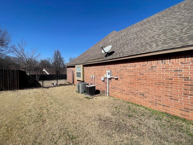 115 LAKEWOOD DR, Oakland, TN 38060