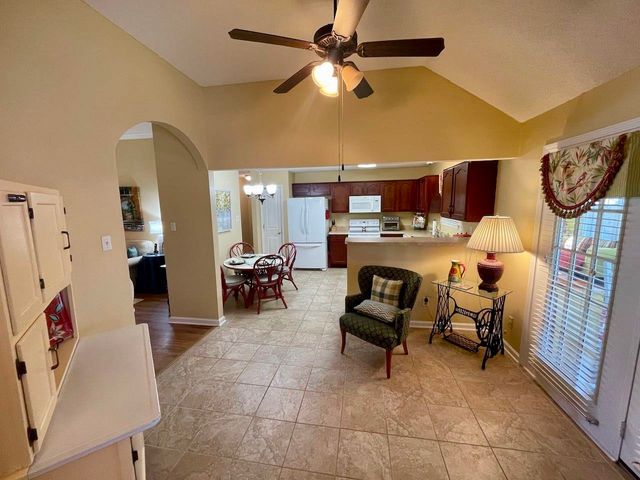 115 LAKEWOOD DR, Oakland, TN 38060