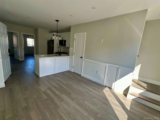 2040 41st Street 2, Astoria, NY 11105