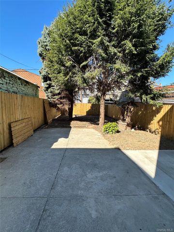 2040 41st Street 2, Astoria, NY 11105