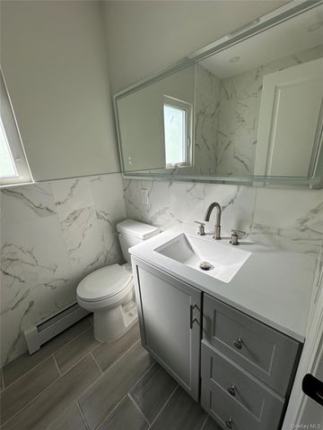 2040 41st Street 2, Astoria, NY 11105