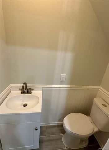 2040 41st Street 2, Astoria, NY 11105