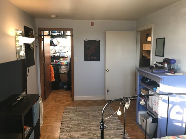 99 W 4th St 1B, Boston, MA 02127