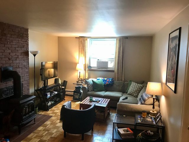 99 W 4th St 1B, Boston, MA 02127