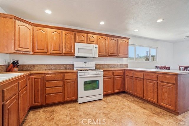 5209 W Avenue M8, Lancaster, CA 93536