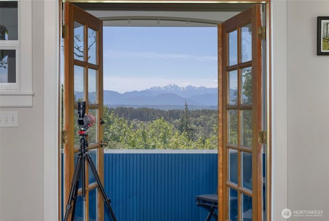 27170 Woodpecker Hill Road NE, Poulsbo, WA 98370