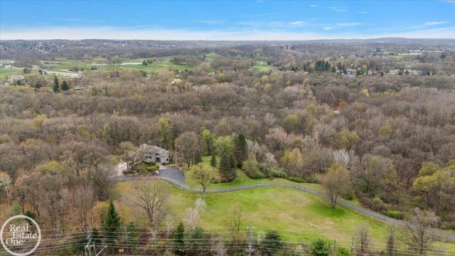 3750 Orion Road, Oakland Twp, MI 48363