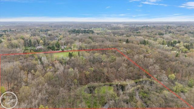 3750 Orion Road, Oakland Twp, MI 48363