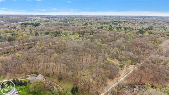 3750 Orion Road, Oakland Twp, MI 48363