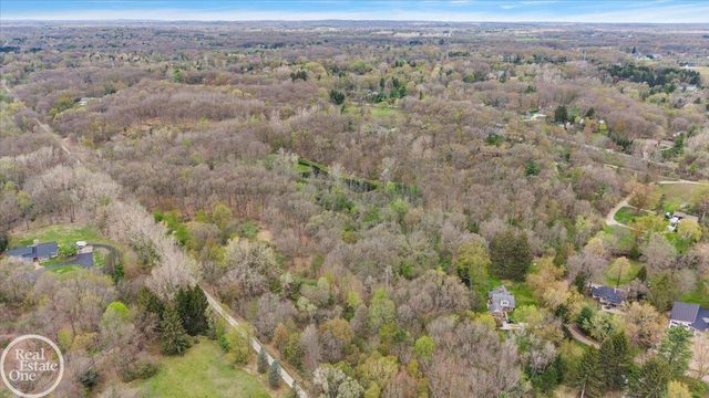 3750 Orion Road, Oakland Twp, MI 48363