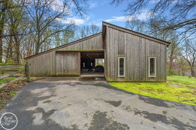 3750 Orion Road, Oakland Twp, MI 48363