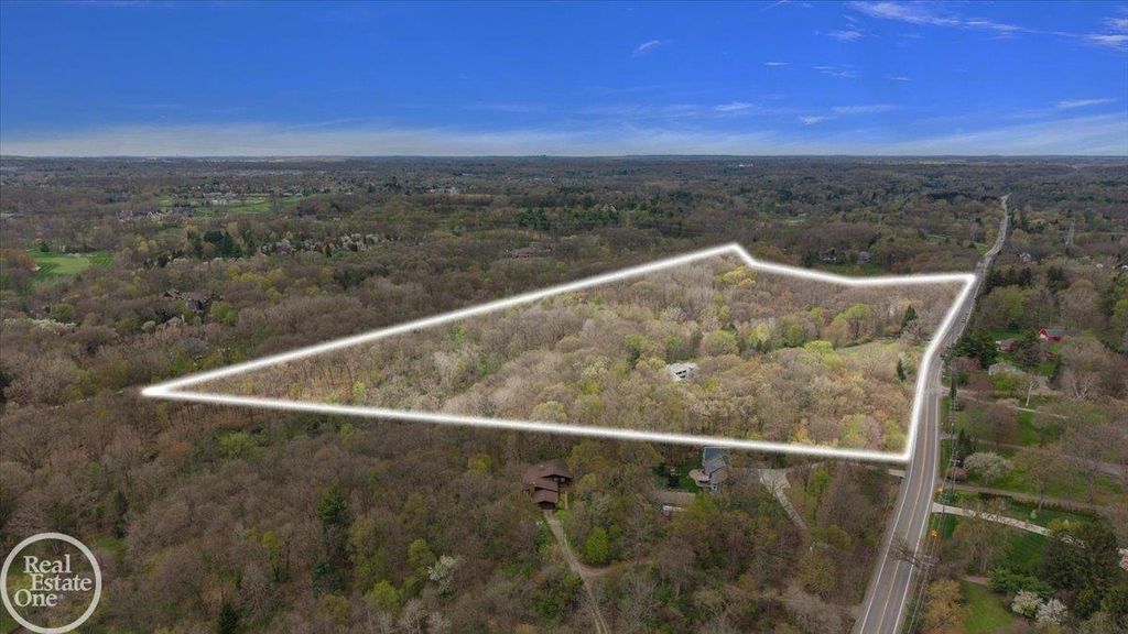 3750 Orion Road, Oakland Twp, MI 48363