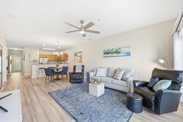 601 Hillside Dr N Apt 2124, North Myrtle Beach, SC 29582