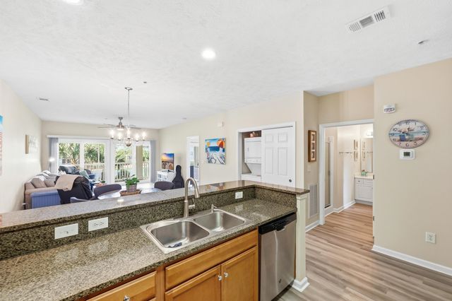 601 Hillside Dr N Apt 2124, North Myrtle Beach, SC 29582