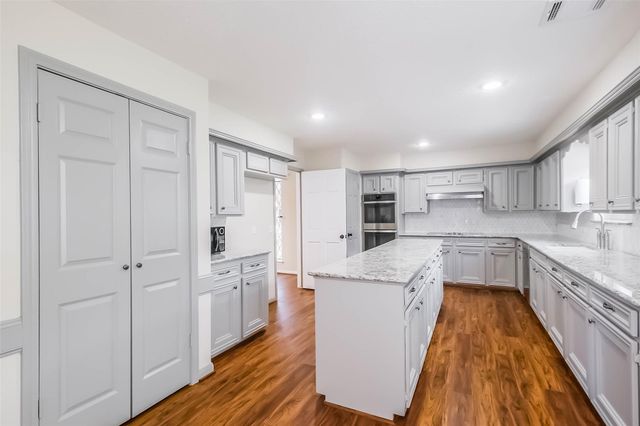 11814 Drexelbrook Drive, Houston, TX 77077