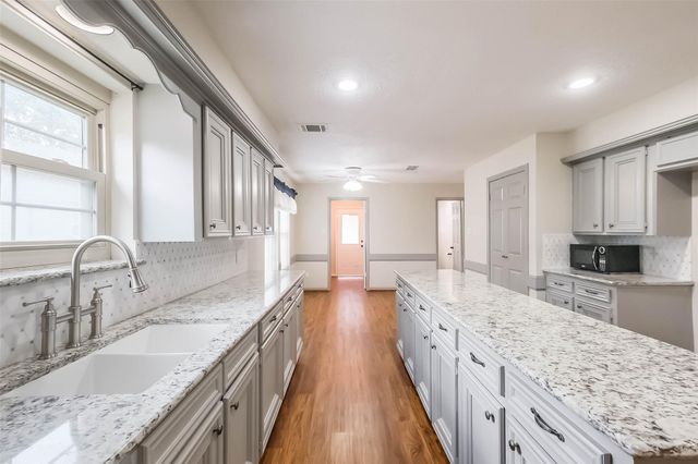 11814 Drexelbrook Drive, Houston, TX 77077