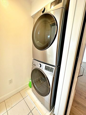 266 Lexington St 3, Boston, MA 02128